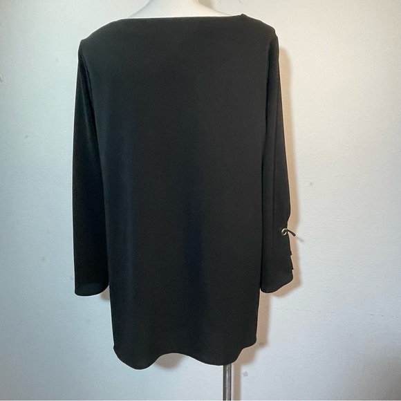 chenault Black tunic top grommet detail at neckline and flared sleeves Size 2x - Picture 2 of 9